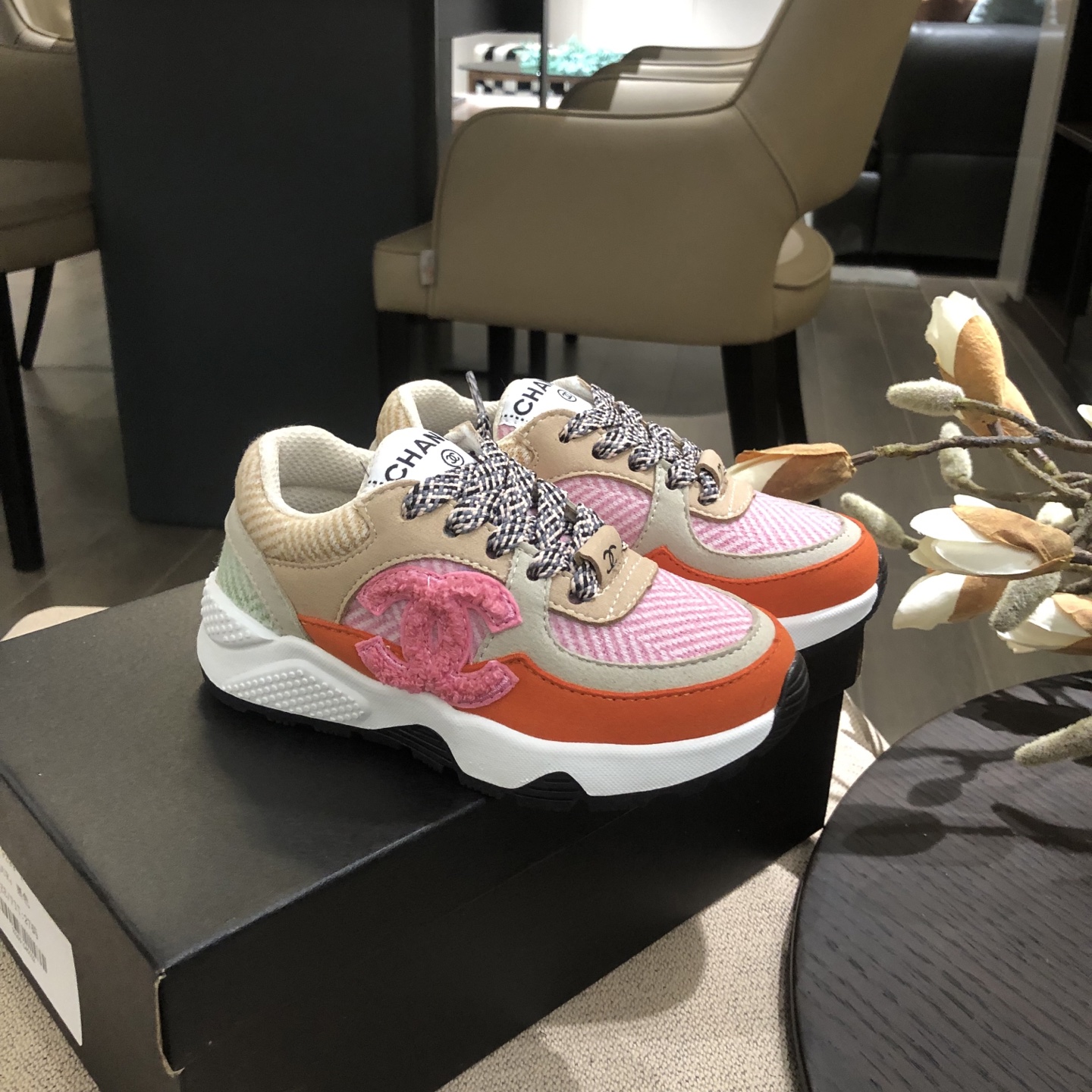 Children's shoes child